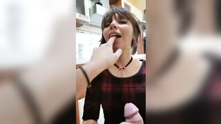 Fidaznata spagnola che ingoia tutto