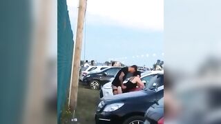 Sgamati a scopare al parcheggio pubblico