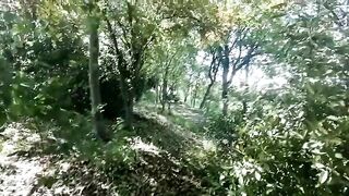 Coppia di maiali italiani fa sesso nel boschetto