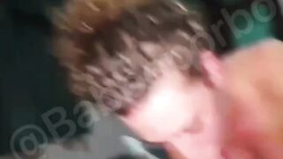 Quanto adora succhiare il mio bel cazzone !