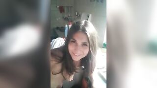 Anteprima del video: Moglie troia scopata a pecorina in cucina