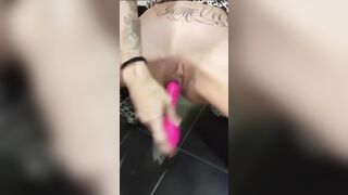 Esplosione di sborra sulla faccia di sta mignotta