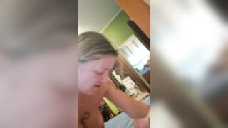 Moglie italiana bionda si fa una lunga cavalcata