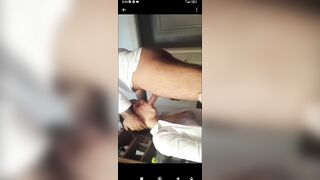 Le scopo la bocca fino in gola e lei gode come una cagna