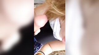 Fidanzatina troia lo sbocchina al suo fidanzatino porco