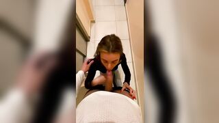 BIONDA ITA Ha voglia del cazzo SINO IN GOLA