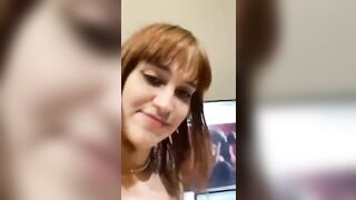 Ciao guarda le nostre tette porco !