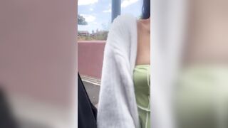 A passeggio sul lungomare con la mia vacca