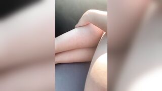 Spio la troia di un cornuto che aspetta la monta