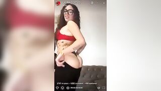 Anteprima del video: In diretta su cam con due puttane maiale