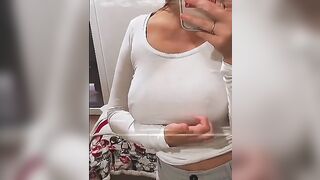 Fa un gioco vedo non vedo per farci arrapare