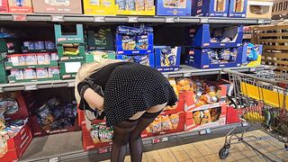 Anteprima del video: MILFONA AL LIDL...