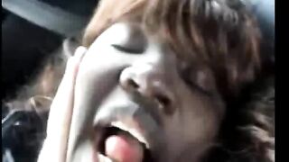 Giovane puttanella nera in auto