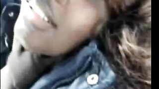 Giovane puttanella nera in auto