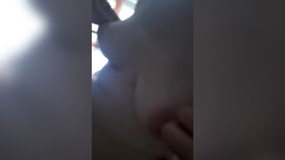 Lavora nuda da casa e gioca a fare la zoccola col collega