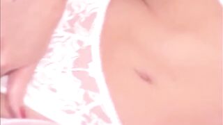 Video 03: Sul divano mentre mi tocco