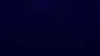 Il marito guardone offre la moglie a un cazzuto puttaniere