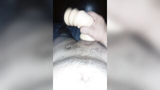 Anteprima del video: Mi masturbo con il dildo femminile