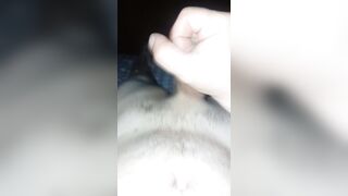 Mi masturbo con il dildo femminile