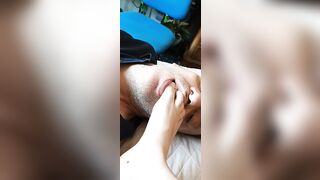 Anteprima del video: Dante Alipiedi lecca i piedi di un'amica