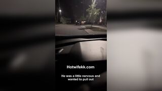 Il marito assaggia un bella patata farcita