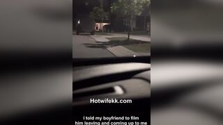 Il marito assaggia un bella patata farcita