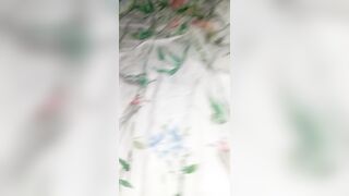 Con un dildo e un plug gode da morire