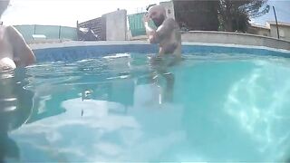 Una zoccola per due maiali