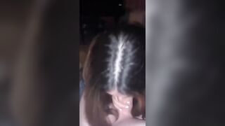 Fidanzatina di 18 anni spompa e fa una sega al fidanzato