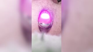 Mi allargo il culo con un vibratore tutto dentro