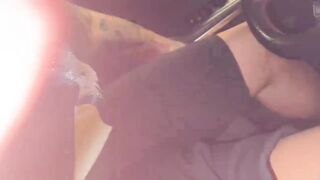 Mi sega in macchina mentre faccio rodinazione al McDonalds