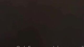 Influencer italiana sborrata sulle tette