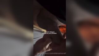 Influencer italiana sborrata sulle tette