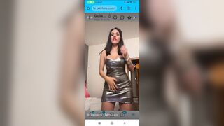 Giulia Diamond si masturba su onlyfans