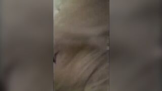 Troia napoletana fa un pompino al suo amante