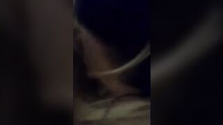 Troia napoletana fa un pompino al suo amante