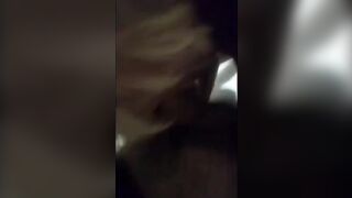 Troia napoletana fa un pompino al suo amante