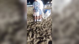 Troia italiana spompina due ragazzi in spiaggia