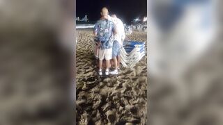 Troia italiana spompina due ragazzi in spiaggia