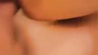 Vieni cosi ti prego - Come gode col cazzone in culo