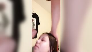 Teen sborrata in faccia