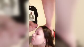 Teen sborrata in faccia