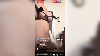 Teen italiana 18 enne con le tettone spompina il cazzo in live IG