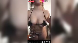 Anteprima del video: Teen italiana 18 enne con le tettone spompina il cazzo in live IG