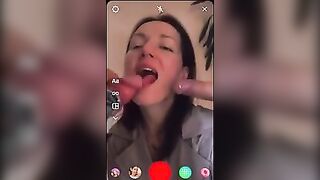 Sborrata in faccia da due cazzi in live