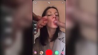 Sborrata in faccia da due cazzi in live