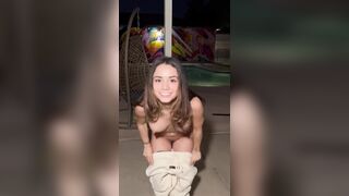 Morettina fica si spoglia nuda