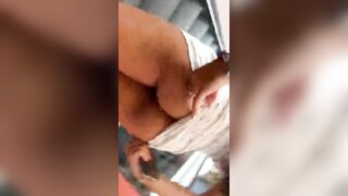 Le piace fare shopping senza slip