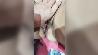 Gioco con la fica pelosa di mia moglie Giorgia