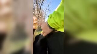 Tiralo fuori che ti faccio un pompino che non passa nessuno